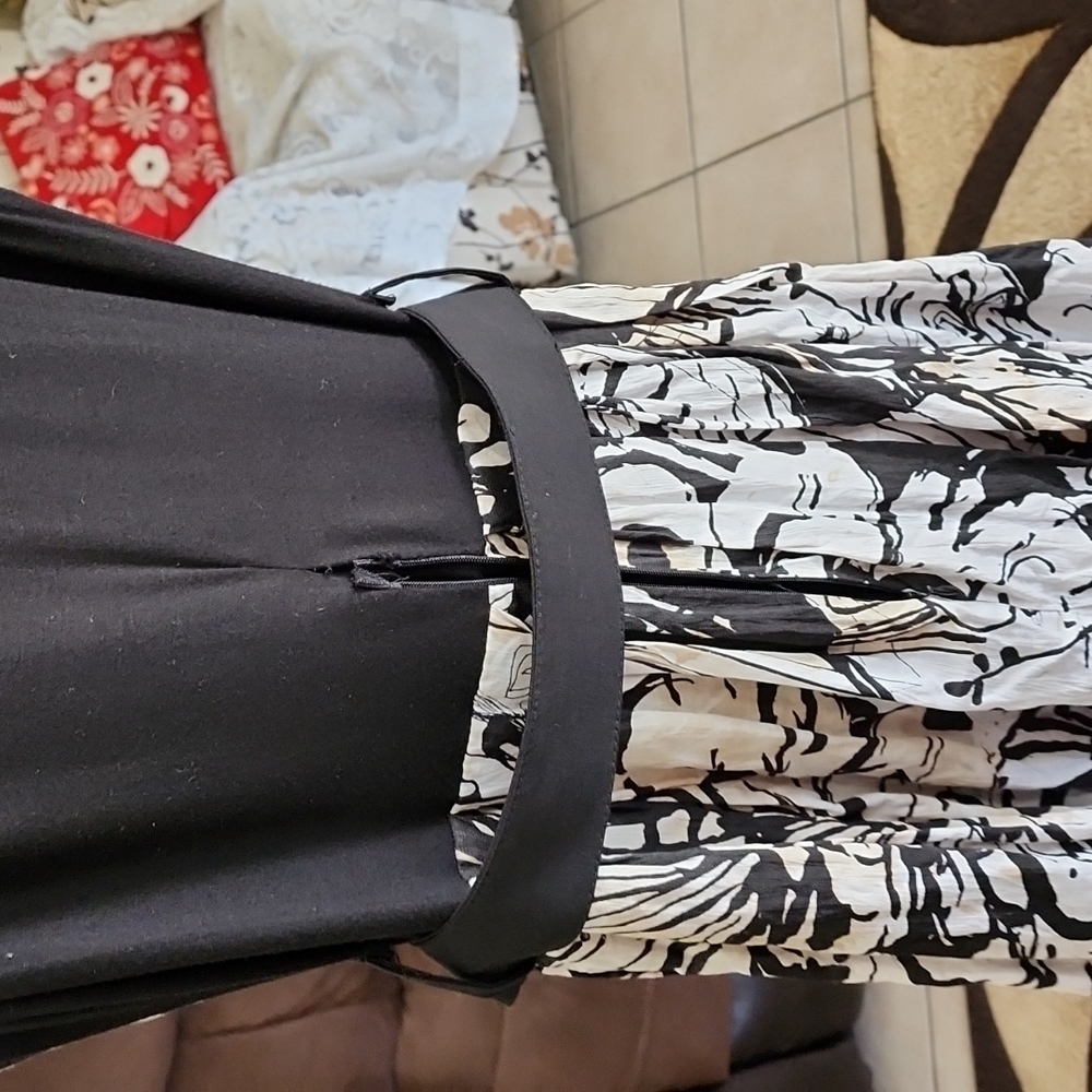 Dress - Picture 6 of 6